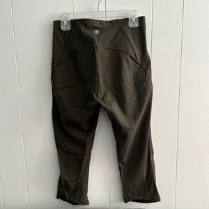 Size 6 Lululemon Crop legging